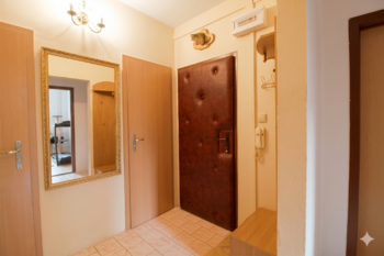 prostorná předsíň - Prodej bytu 4+1 v družstevním vlastnictví 81 m², České Budějovice