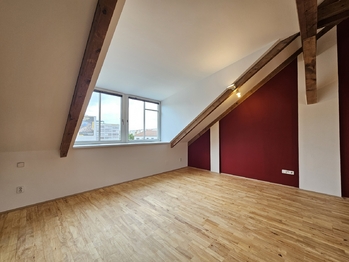 Prodej bytu atypický v osobním vlastnictví 110 m², Praha 10 - Vršovice