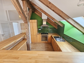 Prodej bytu atypický v osobním vlastnictví 110 m², Praha 10 - Vršovice