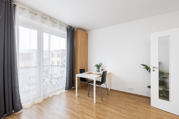 Prodej bytu 1+kk v osobním vlastnictví 34 m², Praha 10 - Hostivař