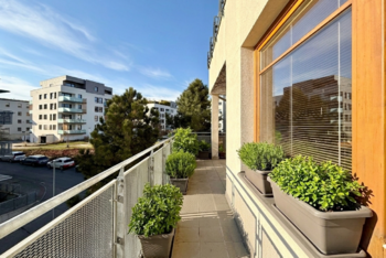 balkon - Prodej bytu 3+kk v osobním vlastnictví 131 m², Praha 10 - Malešice