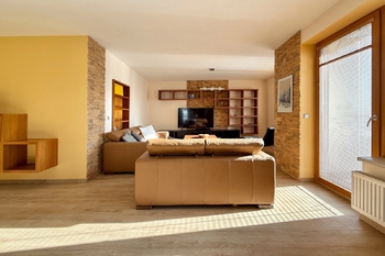 obývací pokoj - Prodej bytu 3+kk v osobním vlastnictví 131 m², Praha 10 - Malešice