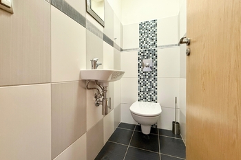 WC - Prodej bytu 3+kk v osobním vlastnictví 131 m², Praha 10 - Malešice