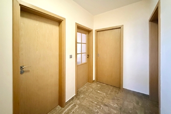 chodba - Prodej bytu 3+kk v osobním vlastnictví 131 m², Praha 10 - Malešice