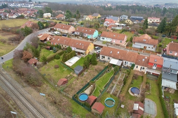 pohled z dronu - Prodej domu 101 m², Nučice