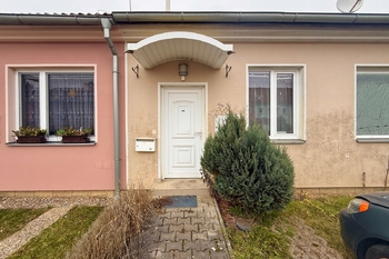 čelní pohled - Prodej domu 101 m², Nučice