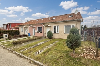 boční pohled - Prodej domu 101 m², Nučice