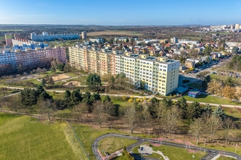 pohled vychod - Prodej bytu 3+kk v osobním vlastnictví 65 m², Praha 10 - Petrovice