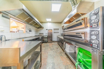 Prodej restaurace 249 m², Praha 8 - Kobylisy