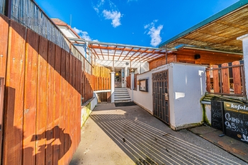 Prodej restaurace 249 m², Praha 8 - Kobylisy