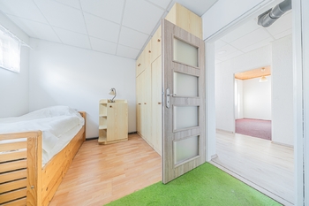 Prodej restaurace 249 m², Praha 8 - Kobylisy