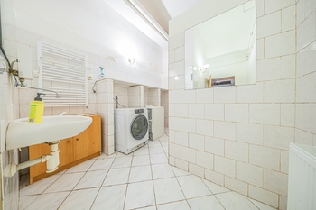 Prodej restaurace 249 m², Praha 8 - Kobylisy