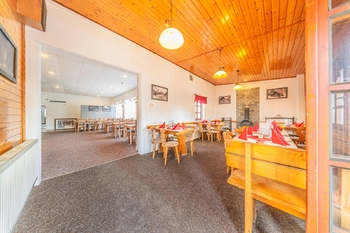 Prodej restaurace 249 m², Praha 8 - Kobylisy