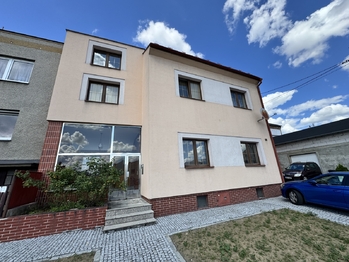 Prodej domu 300 m², Kravaře