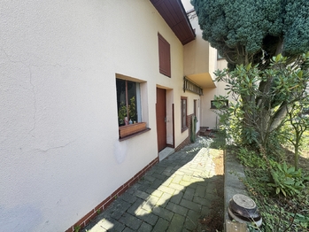 Prodej nájemního domu 300 m², Kravaře