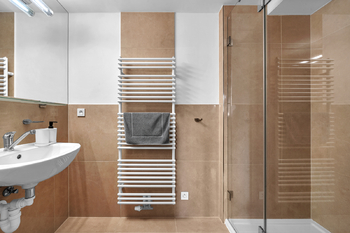 Koupelna - Prodej bytu 2+kk v osobním vlastnictví 43 m², Pec pod Sněžkou