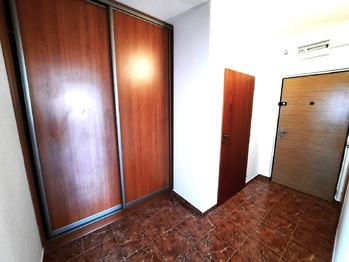 šatna - Pronájem bytu 3+1 v osobním vlastnictví 69 m², Dačice