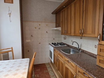 kuchyne_jidelni_stul - Pronájem bytu 2+1 v osobním vlastnictví 55 m², Brno