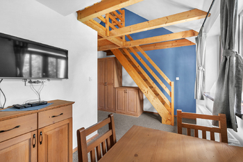 Obývací pokoj - Prodej bytu 1+kk v osobním vlastnictví 37 m², Pec pod Sněžkou