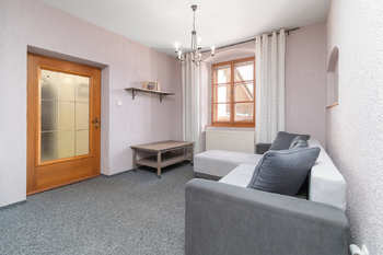 Prodej domu 298 m², Břasy