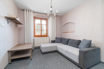 Prodej domu 298 m², Břasy