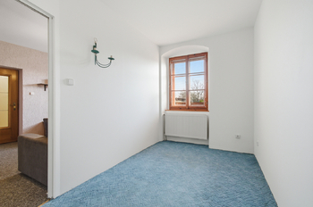 Prodej domu 298 m², Břasy