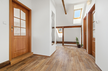 Prodej domu 298 m², Břasy