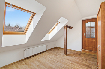 Prodej domu 298 m², Břasy