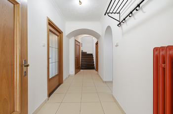 Prodej domu 298 m², Břasy