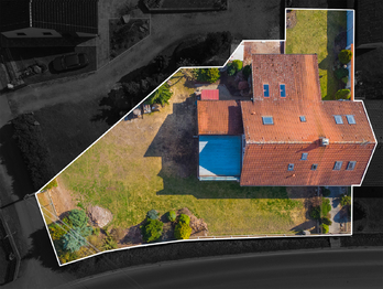 Prodej domu 298 m², Břasy