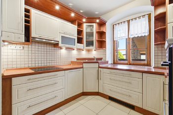 Prodej domu 298 m², Břasy