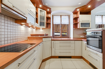 Prodej domu 298 m², Břasy