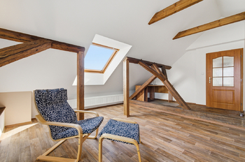 Prodej domu 298 m², Břasy