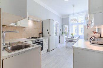 Prodej bytu 4+1 v osobním vlastnictví 149 m², Praha 7 - Holešovice