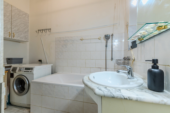 Prodej bytu 4+1 v osobním vlastnictví 149 m², Praha 7 - Holešovice