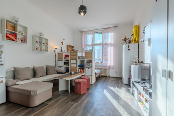 Prodej bytu 4+1 v osobním vlastnictví 149 m², Praha 7 - Holešovice