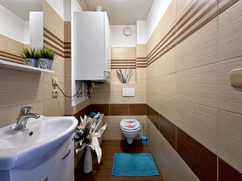 WC horní patro - Prodej bytu 3+kk v osobním vlastnictví 91 m², České Budějovice