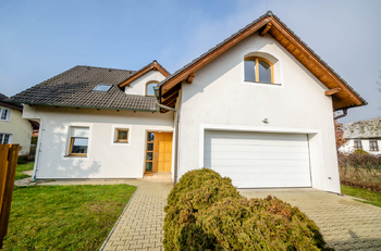 Prodej bytu 6 a více v osobním vlastnictví 240 m², Praha 9 - Újezd nad Lesy