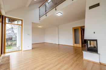 Prodej bytu 6 a více v osobním vlastnictví 240 m², Praha 9 - Újezd nad Lesy