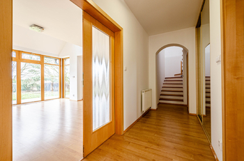 Prodej bytu 6 a více v osobním vlastnictví 240 m², Praha 9 - Újezd nad Lesy