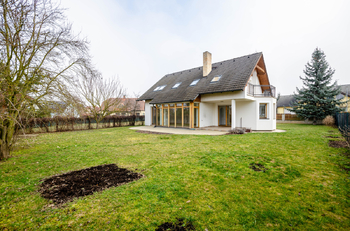 Prodej bytu 6 a více v osobním vlastnictví 240 m², Praha 9 - Újezd nad Lesy