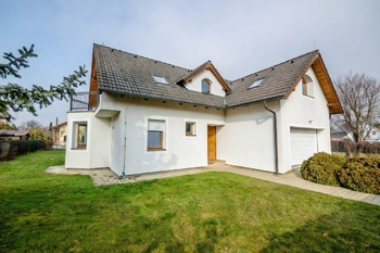 Prodej bytu 6 a více v osobním vlastnictví 240 m², Praha 9 - Újezd nad Lesy