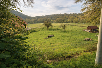 Prodej pozemku 2004 m², Beroun