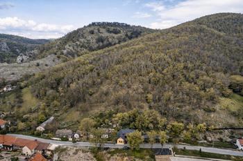 Prodej pozemku 2004 m², Beroun