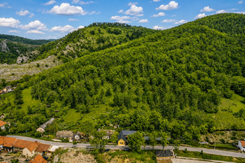 Prodej pozemku 2004 m², Beroun