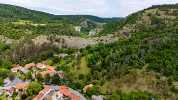 Prodej pozemku 2004 m², Beroun