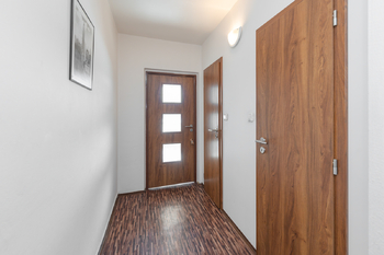 předsíň - Prodej bytu 2+1 v osobním vlastnictví 60 m², Kladno