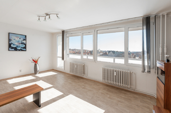 Obývací pokoj - Prodej bytu 2+1 v osobním vlastnictví 60 m², Kladno