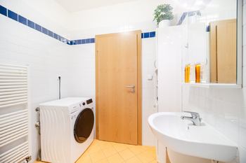 KOUPELNA - Pronájem bytu 2+kk v osobním vlastnictví 65 m², Praha 9 - Libeň