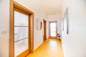 VSTUPNÍ HALA - Pronájem bytu 2+kk v osobním vlastnictví 65 m², Praha 9 - Libeň